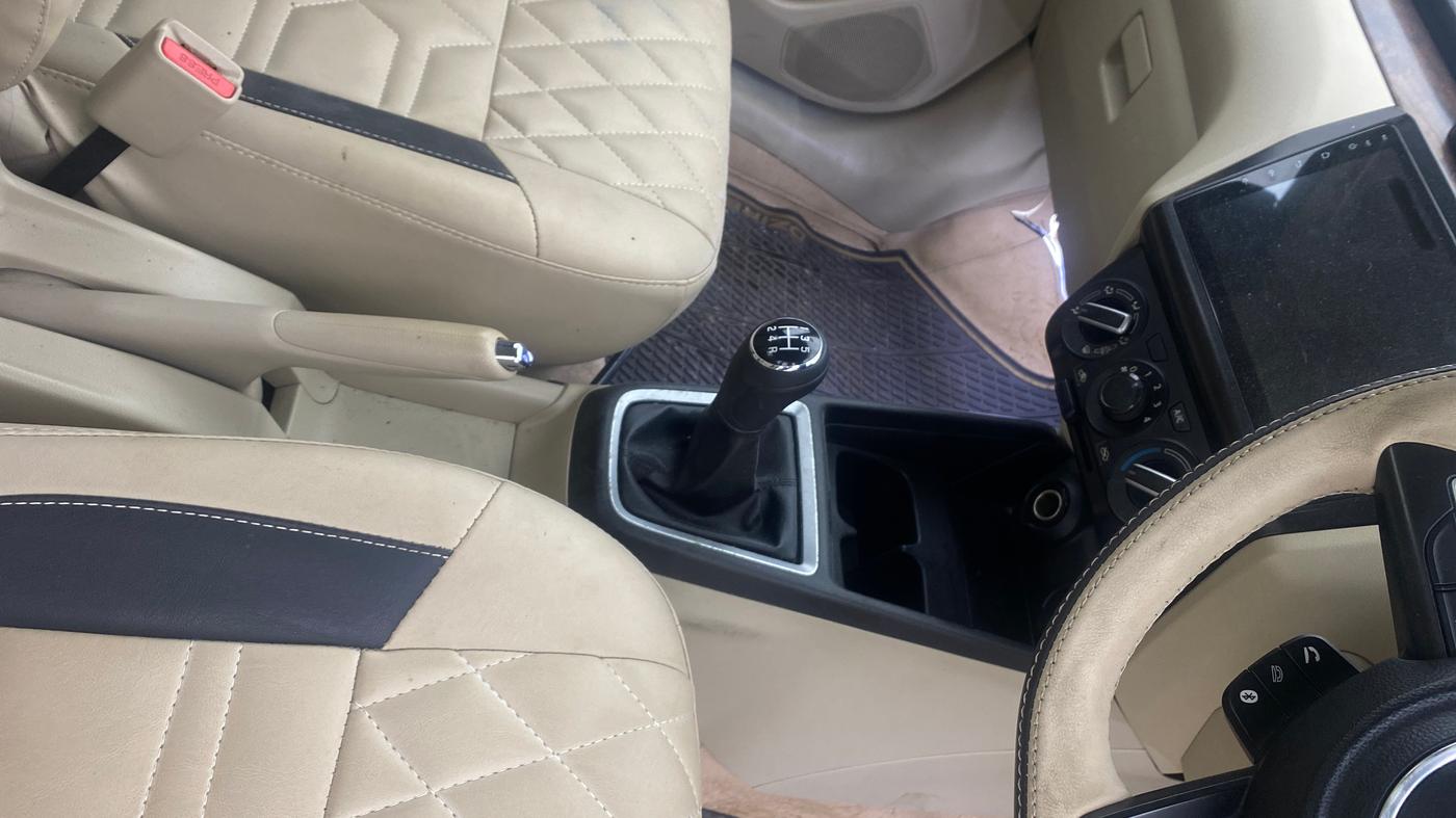 2018 Maruti Dzire VXI, Petrol, Manual, 53,712 km, Gear Lever
