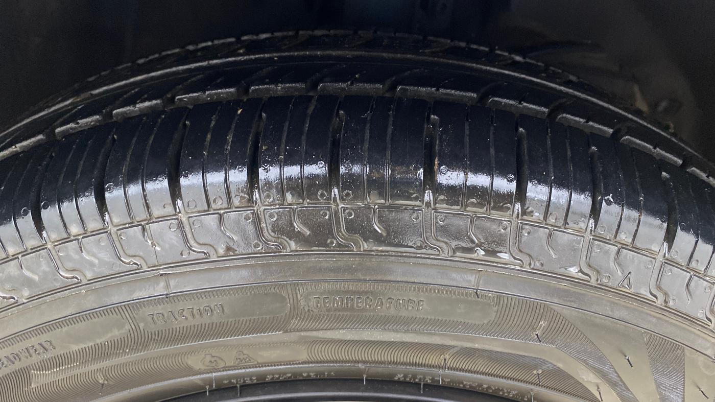 2018 Maruti Dzire VXI, Petrol, Manual, 53,712 km, Right Front Tyre Tread