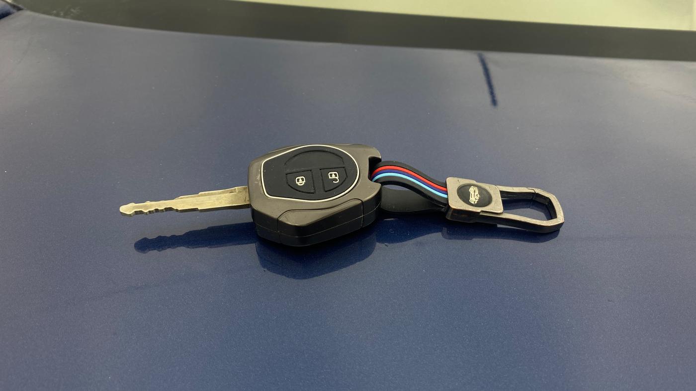2018 Maruti Dzire VXI, Petrol, Manual, 53,712 km, Key Close Up