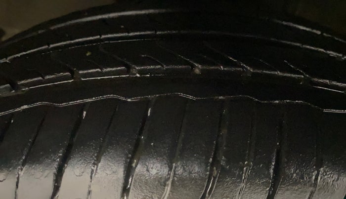 2015 Honda City 1.5L I-VTEC SV CVT, Petrol, Automatic, 1,11,049 km, Left Front Tyre Tread