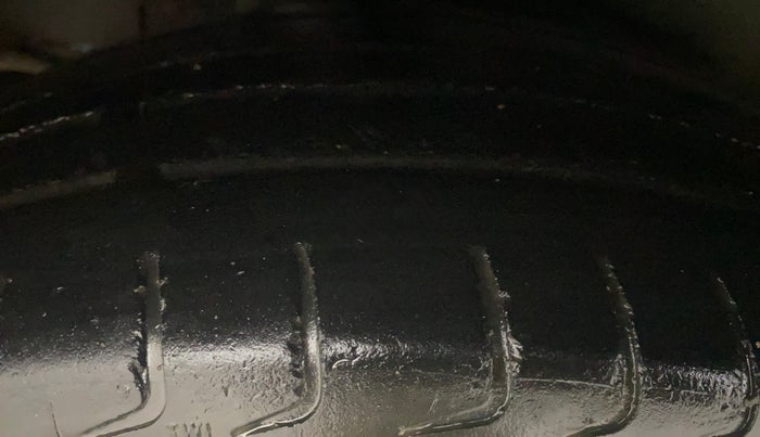 2015 Honda City 1.5L I-VTEC SV CVT, Petrol, Automatic, 1,11,049 km, Right Rear Tyre Tread