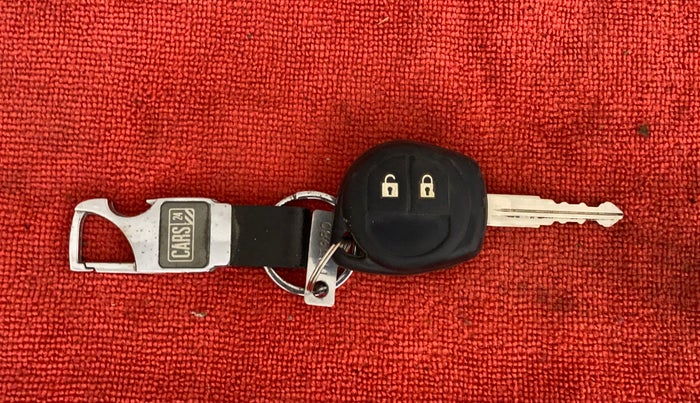2016 Maruti Ertiga VXI CNG, CNG, Manual, 98,246 km, Key Close Up