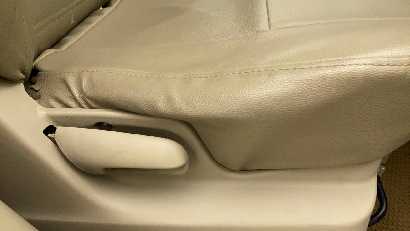 2016 Maruti Ertiga VXI CNG, CNG, Manual, 98,246 km, Driver Side Adjustment Panel