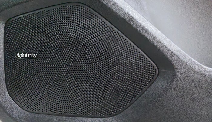 2019 MG HECTOR SHARP DCT PETROL, Petrol, Automatic, 17,185 km, Speaker