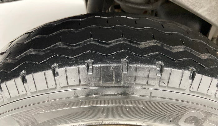 2019 Maruti Eeco 5 STR WITH AC PLUSHTR, Petrol, Manual, 15,689 km, Right Rear Tyre Tread