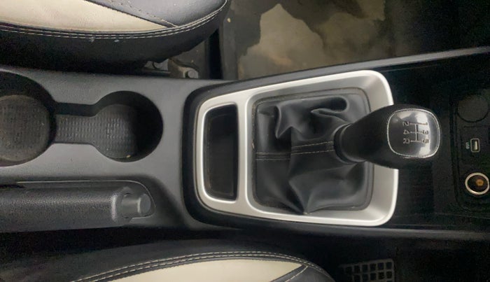 2018 Hyundai Verna 1.6 SX (O) CRDI MT, Diesel, Manual, 1,10,135 km, Gear Lever