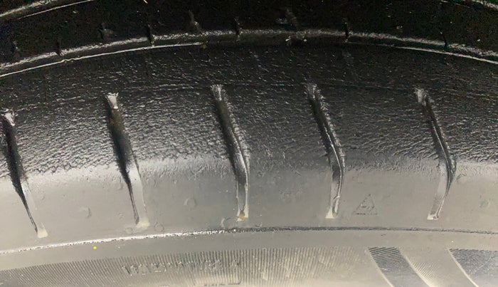 2018 Hyundai Verna 1.6 SX (O) CRDI MT, Diesel, Manual, 1,10,135 km, Right Front Tyre Tread