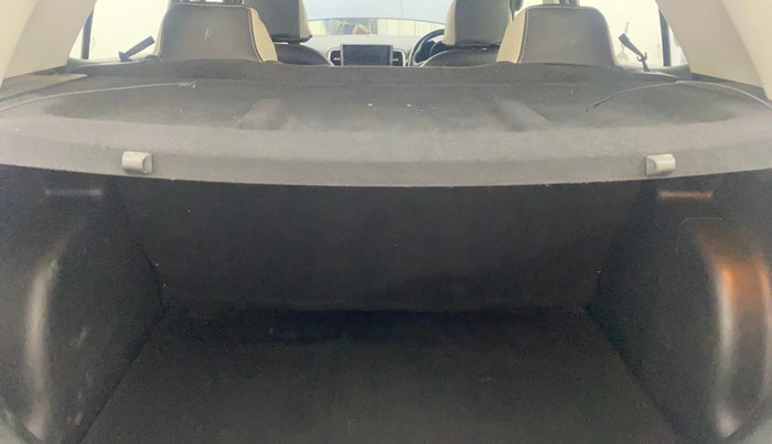 2018 Hyundai Verna 1.6 SX (O) CRDI MT, Diesel, Manual, 1,10,135 km, Boot Inside