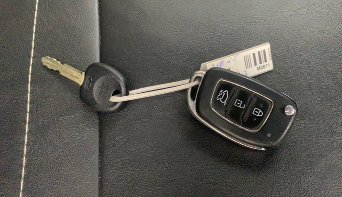 2018 Hyundai Verna 1.6 SX (O) CRDI MT, Diesel, Manual, 1,10,135 km, Key Close Up