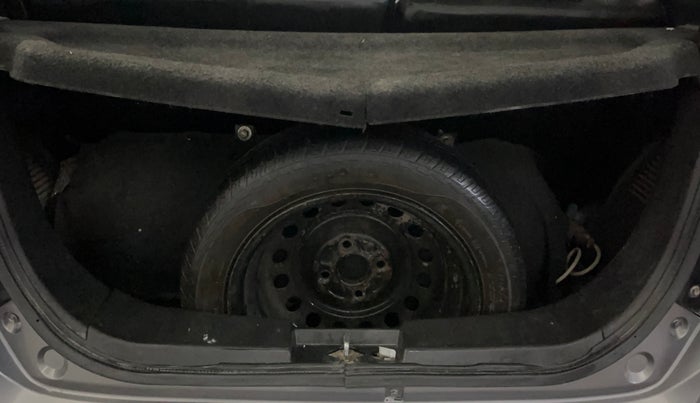 2016 Maruti Wagon R 1.0 VXI, CNG, Manual, 65,938 km, Boot Inside