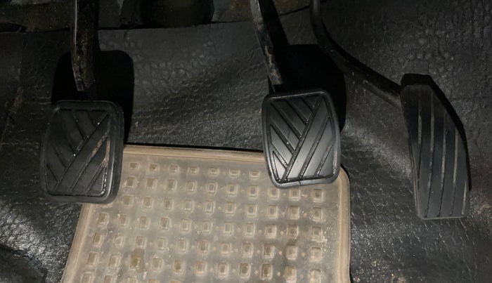 2016 Maruti Wagon R 1.0 VXI, CNG, Manual, 65,938 km, Pedals