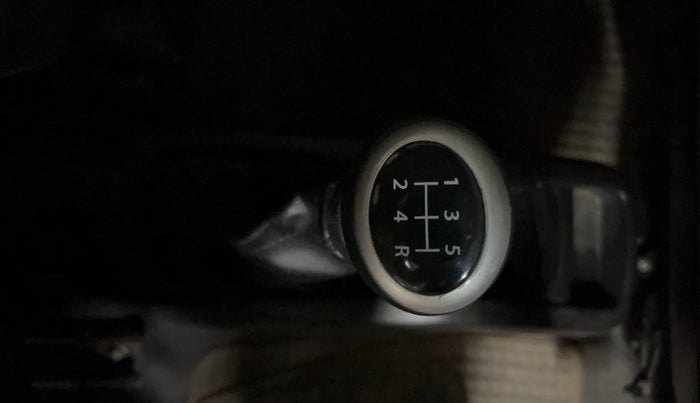 2016 Maruti Wagon R 1.0 VXI, CNG, Manual, 65,938 km, Gear Lever