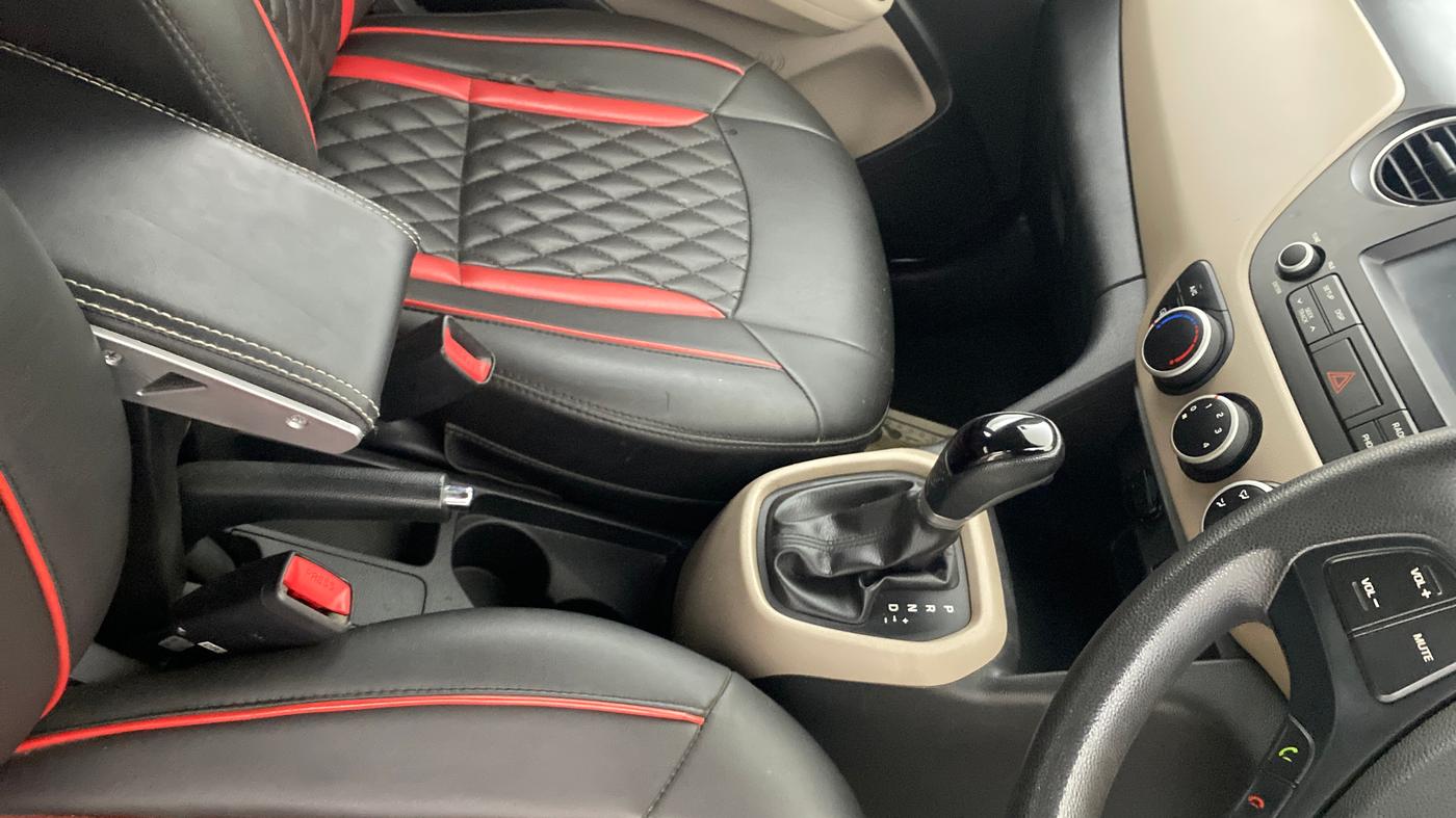2018 Hyundai Grand i10 SPORTZ AT 1.2 KAPPA VTVT, Petrol, Automatic, 38,265 km, Gear Lever