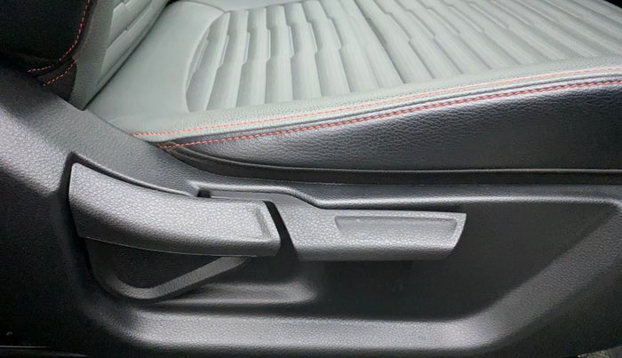 2023 KIA SONET X LINE 1.0 DCT, Petrol, Automatic, 8,126 km, Driver Side Adjustment Panel