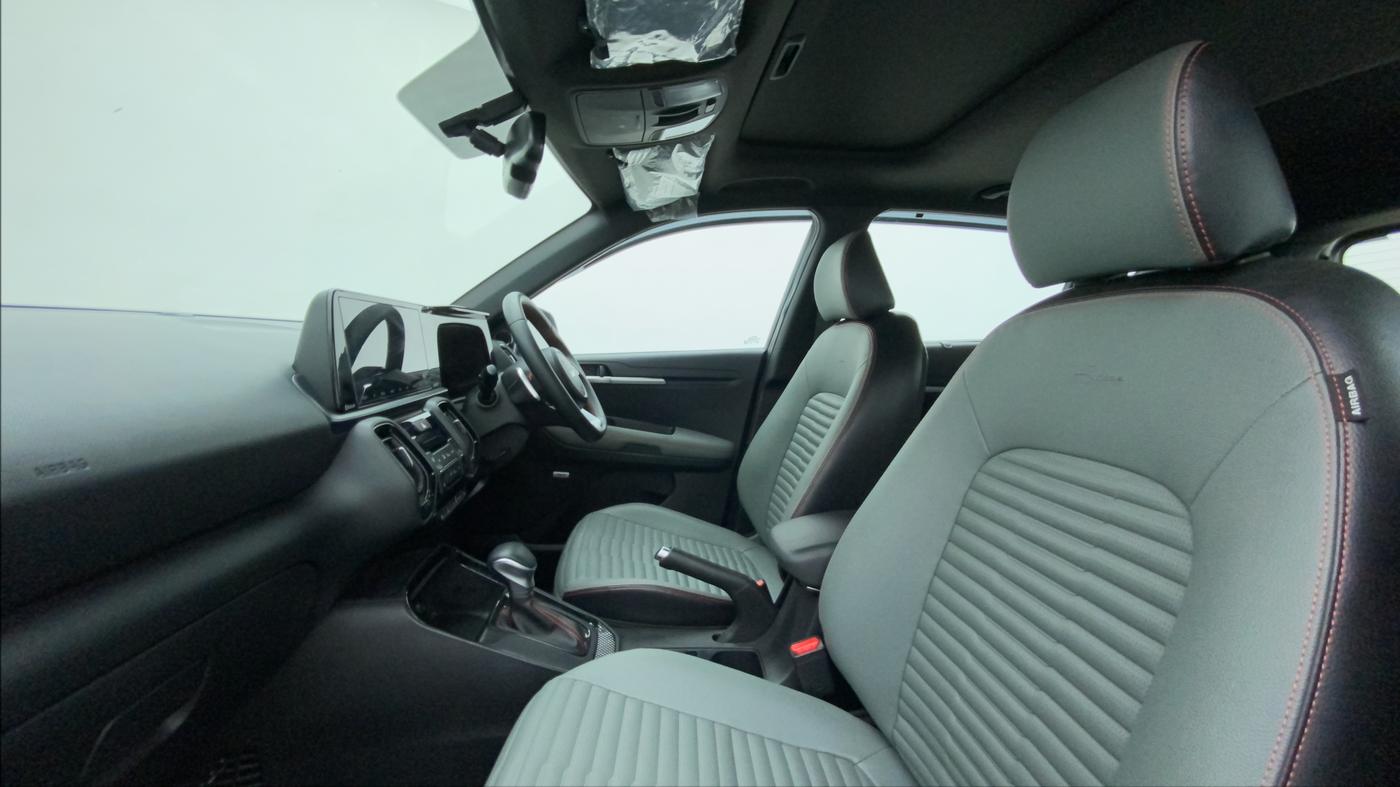 2023 KIA SONET X LINE 1.0 DCT, Petrol, Automatic, 8,126 km, Right Side Front Door Cabin