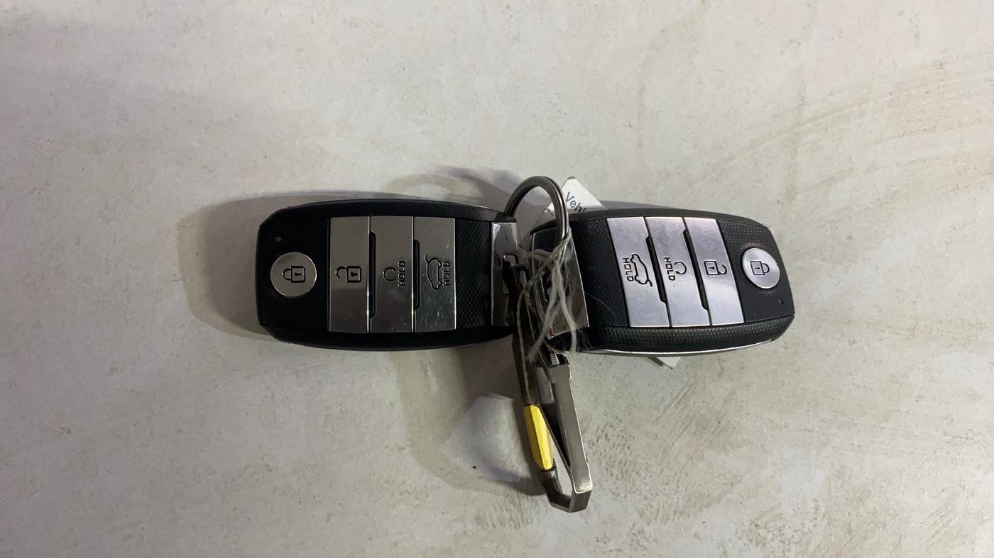 2022 KIA SELTOS HTX PETROL 1.5, Petrol, Manual, 38,780 km, Key Close Up