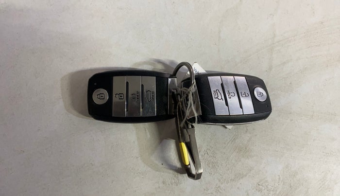 2022 KIA SELTOS HTX PETROL 1.5, Petrol, Manual, 38,780 km, Key Close Up