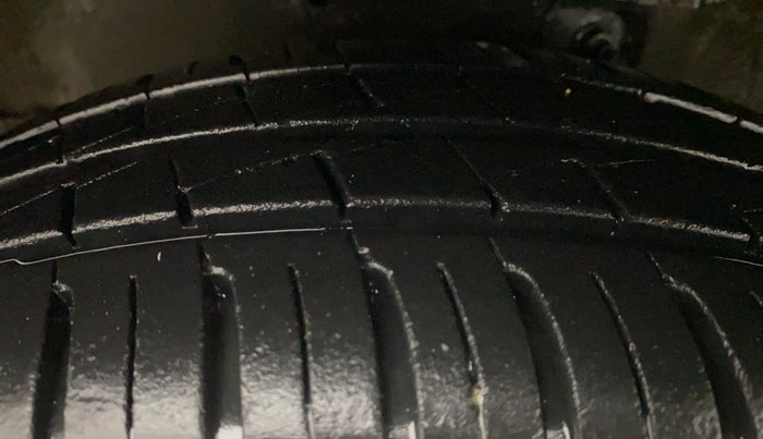 2017 Maruti Celerio ZXI, Petrol, Manual, 1,06,605 km, Left Front Tyre Tread