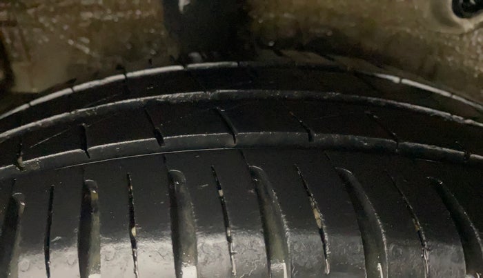 2017 Maruti Celerio ZXI, Petrol, Manual, 1,06,605 km, Right Rear Tyre Tread
