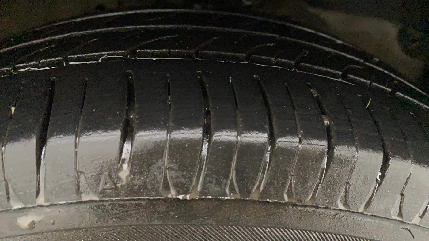 2014 Honda Brio S MT, Petrol, Manual, 94,242 km, Right Front Tyre Tread