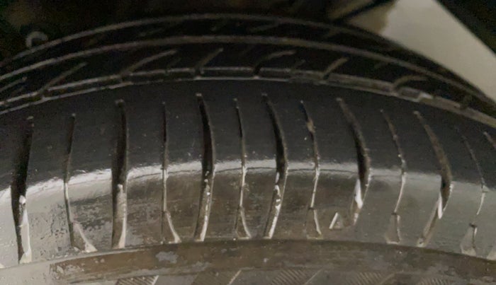 2014 Honda Brio S MT, Petrol, Manual, 94,242 km, Left Rear Tyre Tread