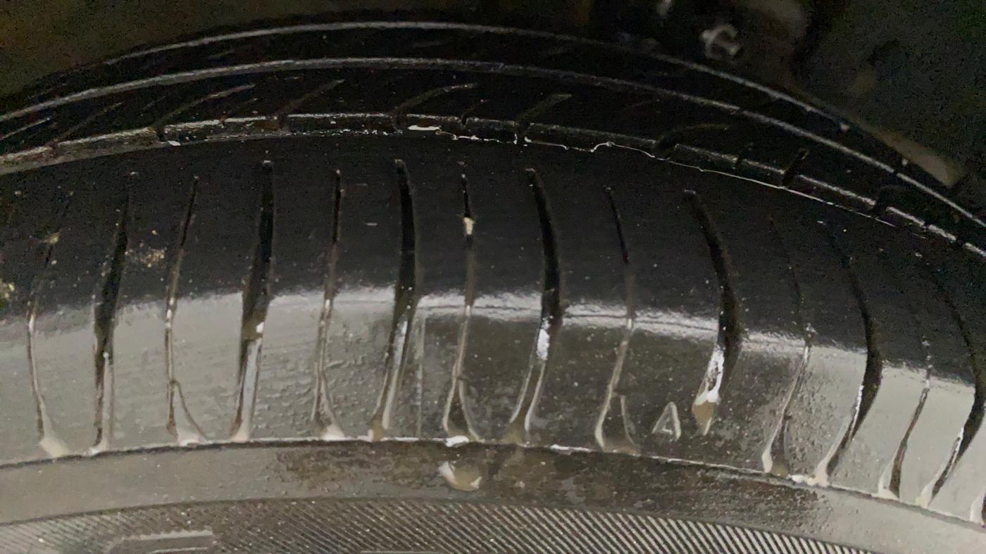 2014 Honda Brio S MT, Petrol, Manual, 94,242 km, Right Rear Tyre Tread