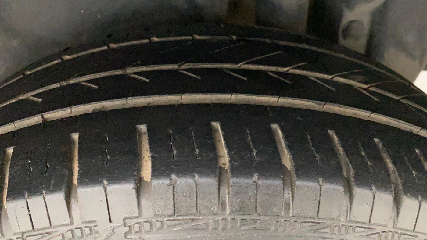 2013 Maruti Swift Dzire ZXI, Petrol, Manual, 60,094 km, Left Rear Tyre Tread