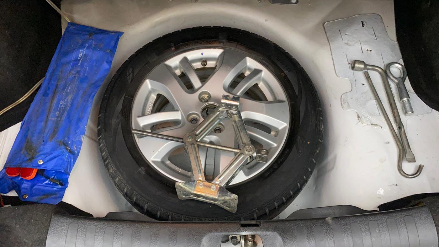 2013 Maruti Swift Dzire ZXI, Petrol, Manual, 60,094 km, Spare Tyre