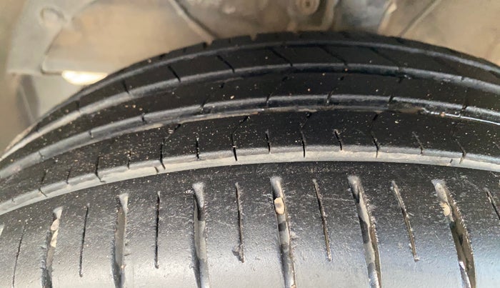 2019 Maruti Baleno ZETA PETROL 1.2, Petrol, Manual, 93,017 km, Left Front Tyre Tread