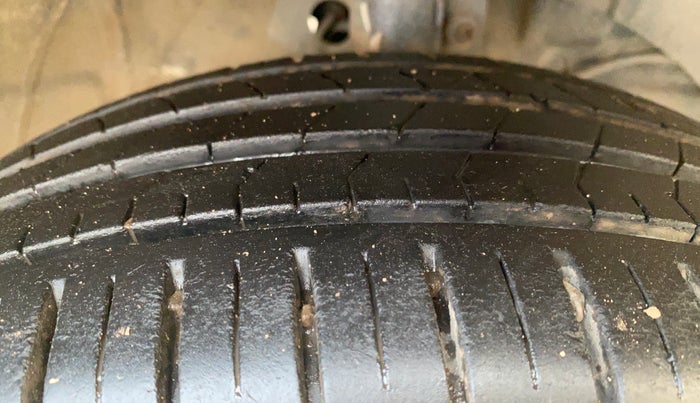 2019 Maruti Baleno ZETA PETROL 1.2, Petrol, Manual, 93,017 km, Right Front Tyre Tread