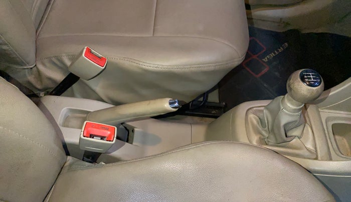 2014 Maruti Ertiga VDI, Diesel, Manual, 83,220 km, Gear Lever