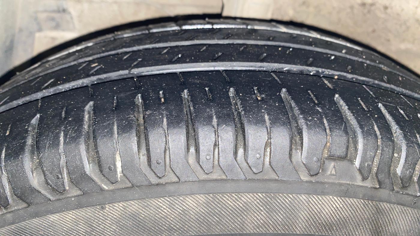 2014 Maruti Ertiga VDI, Diesel, Manual, 83,220 km, Left Front Tyre Tread