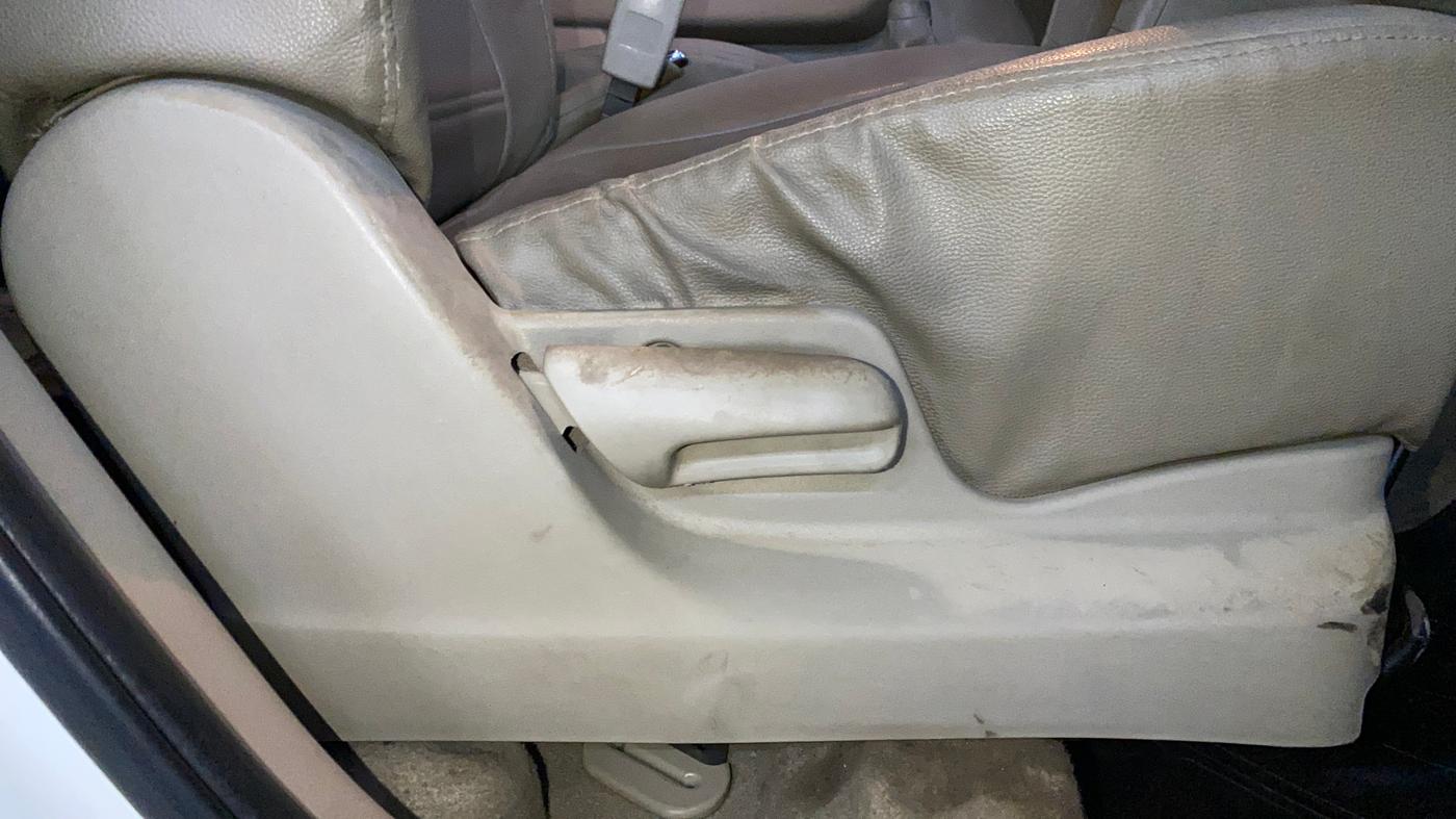 2014 Maruti Ertiga VDI, Diesel, Manual, 83,220 km, Driver Side Adjustment Panel