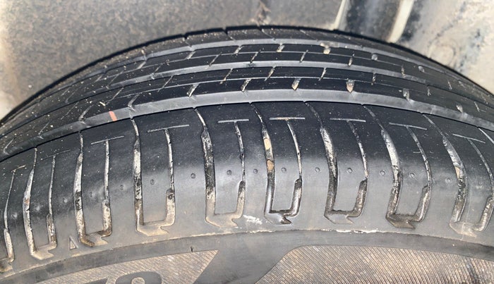 2014 Maruti Ertiga VDI, Diesel, Manual, 83,220 km, Left Rear Tyre Tread
