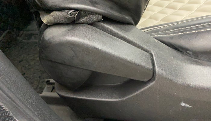 2024 Nissan MAGNITE XE, Petrol, Manual, 15,764 km, Driver Side Adjustment Panel