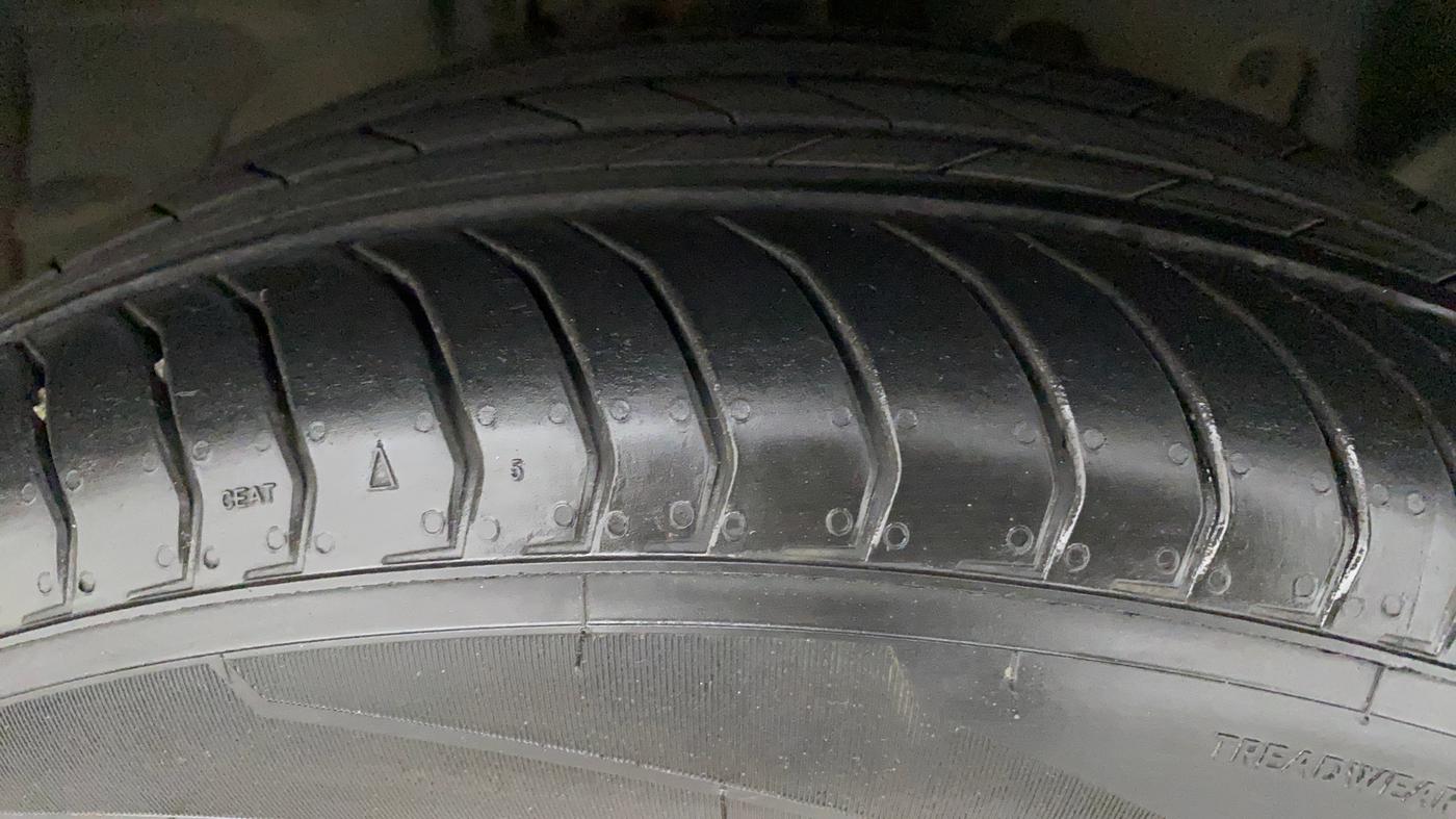 2016 Ford Ecosport TITANIUM 1.5L PETROL AT, Petrol, Automatic, 65,314 km, Right Front Tyre Tread