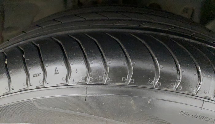 2016 Ford Ecosport TITANIUM 1.5L PETROL AT, Petrol, Automatic, 65,314 km, Right Front Tyre Tread