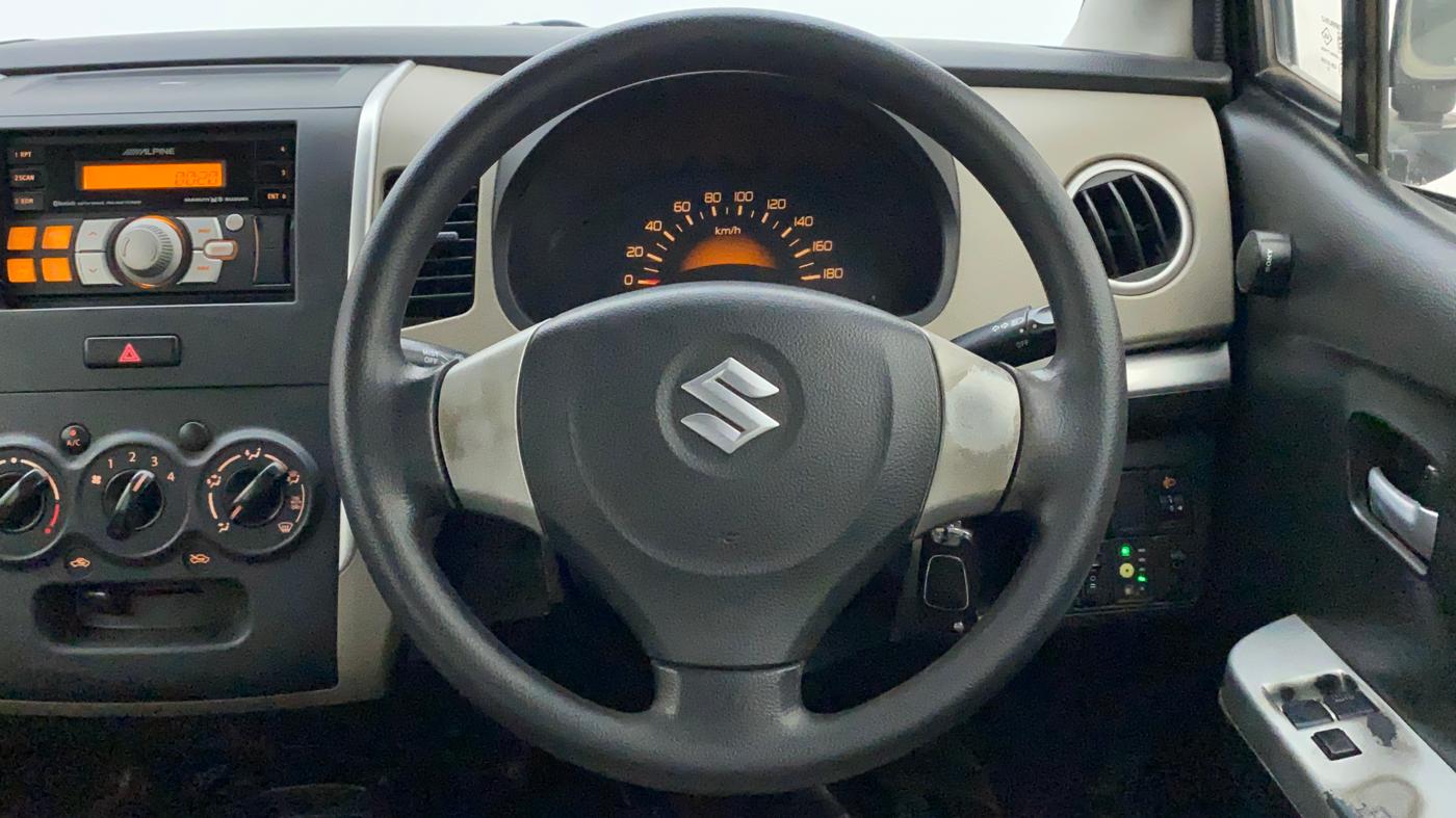 2013 Maruti Wagon R 1.0 LXI CNG, CNG, Manual, 93,984 km, Steering Wheel Close Up
