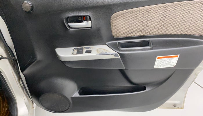 2013 Maruti Wagon R 1.0 LXI CNG, CNG, Manual, 93,984 km, Driver Side Door Panels Control