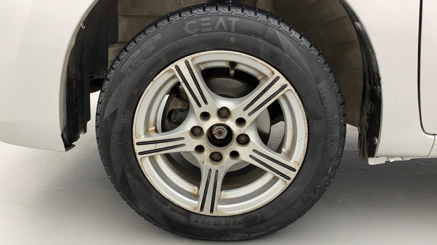 2013 Maruti Wagon R 1.0 LXI CNG, CNG, Manual, 93,984 km, Left Front Wheel