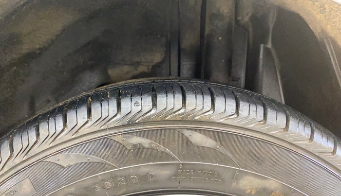 2015 Ford New Figo TREND 1.2 PETROL, Petrol, Manual, 47,102 km, Left Rear Tyre Tread