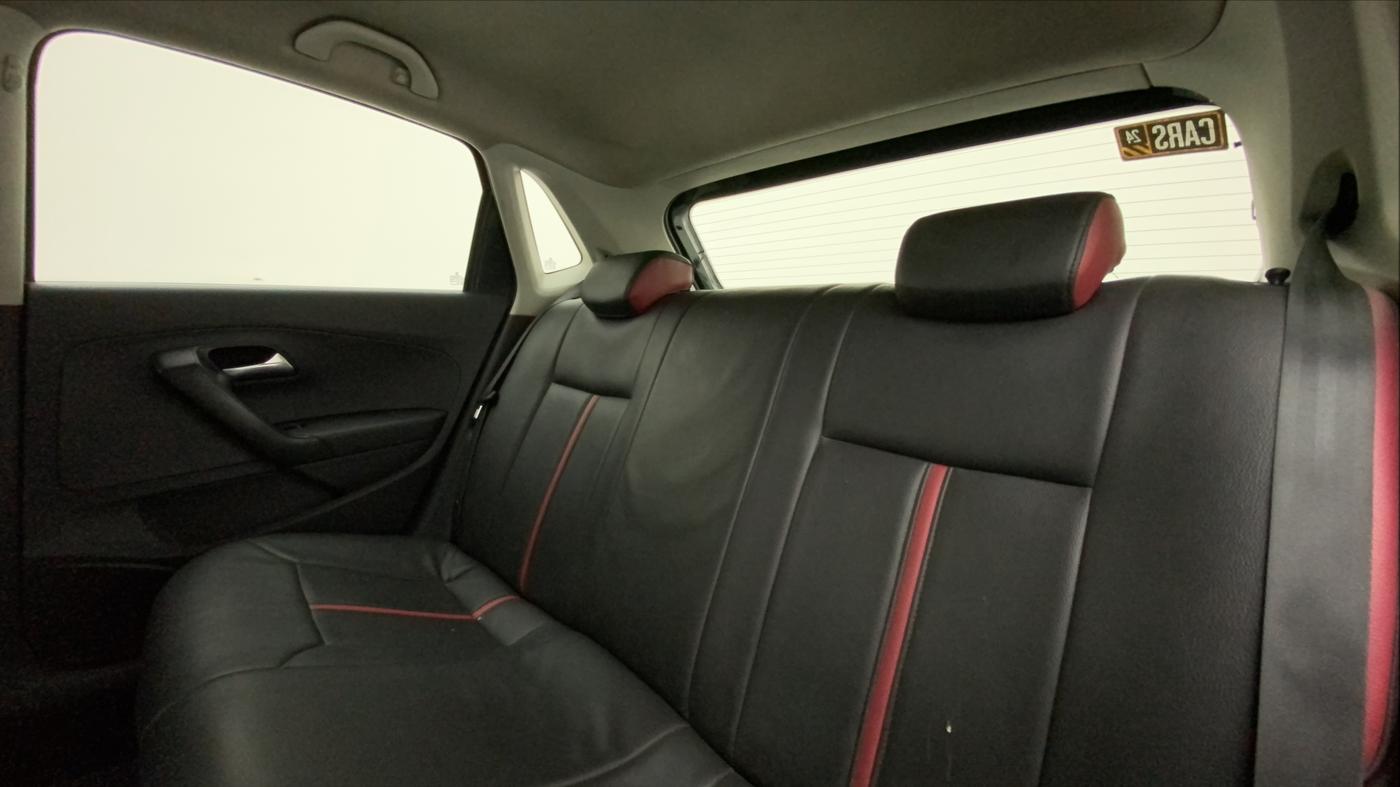 2015 Volkswagen Polo COMFORTLINE 1.2L, Petrol, Manual, 68,248 km, Right Side Rear Door Cabin