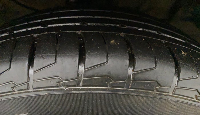 2017 Hyundai Creta E PLUS 1.6 PETROL, Petrol, Manual, 96,287 km, Right Front Tyre Tread