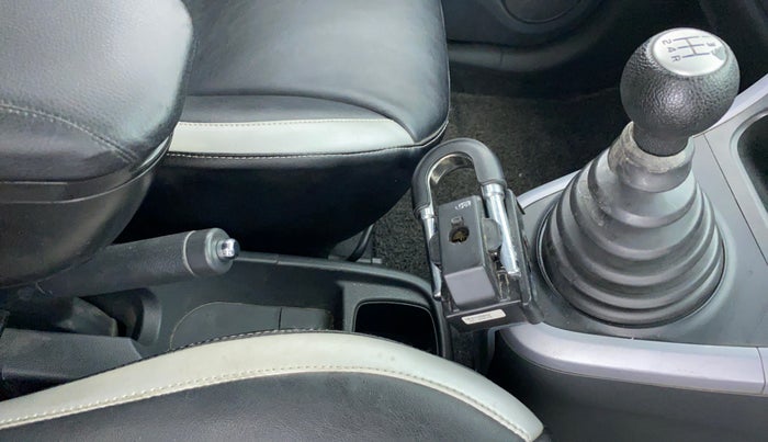 2015 Maruti Ritz ZXI, CNG, Manual, 65,693 km, Gear Lever