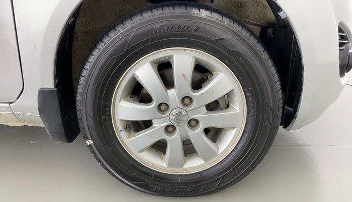 2015 Maruti Ritz ZXI, CNG, Manual, 65,693 km, Right Front Wheel