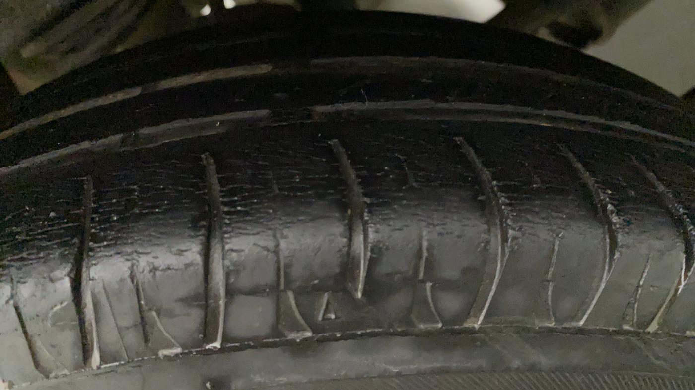 2013 Maruti Alto K10 VXI, Petrol, Manual, 26,107 km, Left Front Tyre Tread