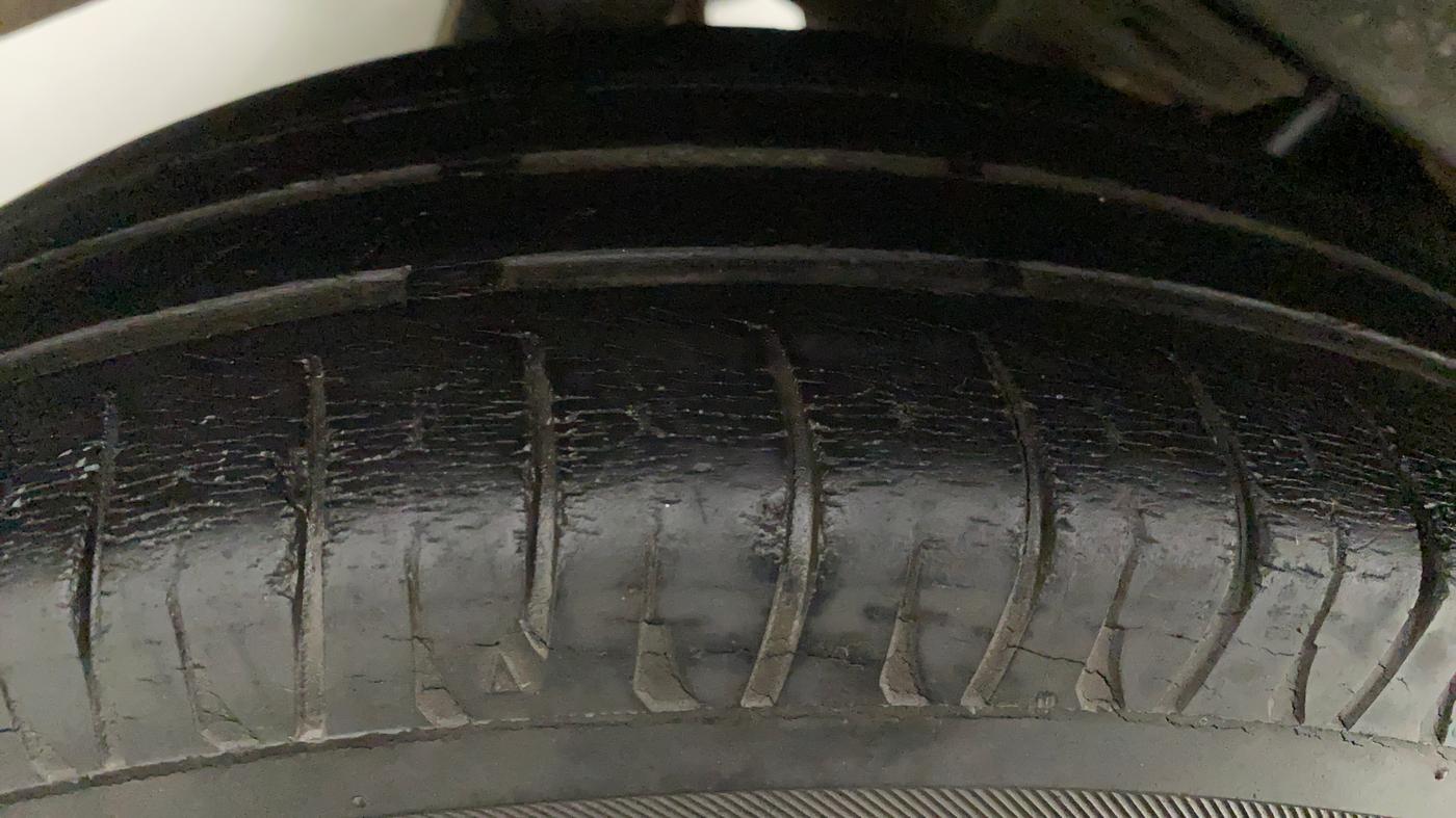 2013 Maruti Alto K10 VXI, Petrol, Manual, 26,107 km, Right Rear Tyre Tread