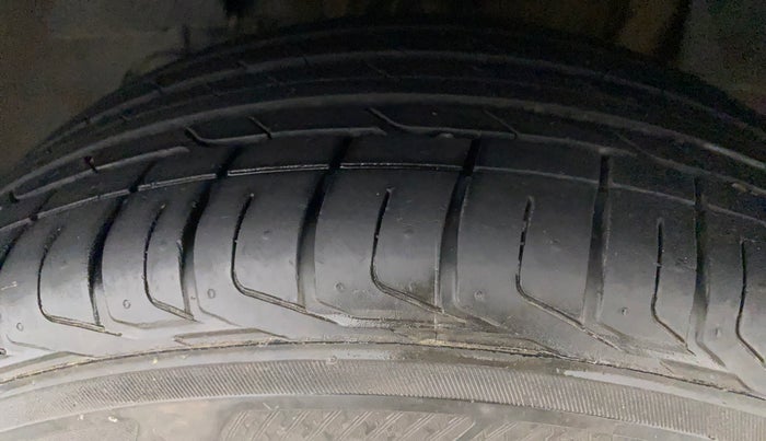 2021 Tata NEXON XZ PLUS PETROL SUNROOF, Petrol, Manual, 21,929 km, Left Front Tyre Tread