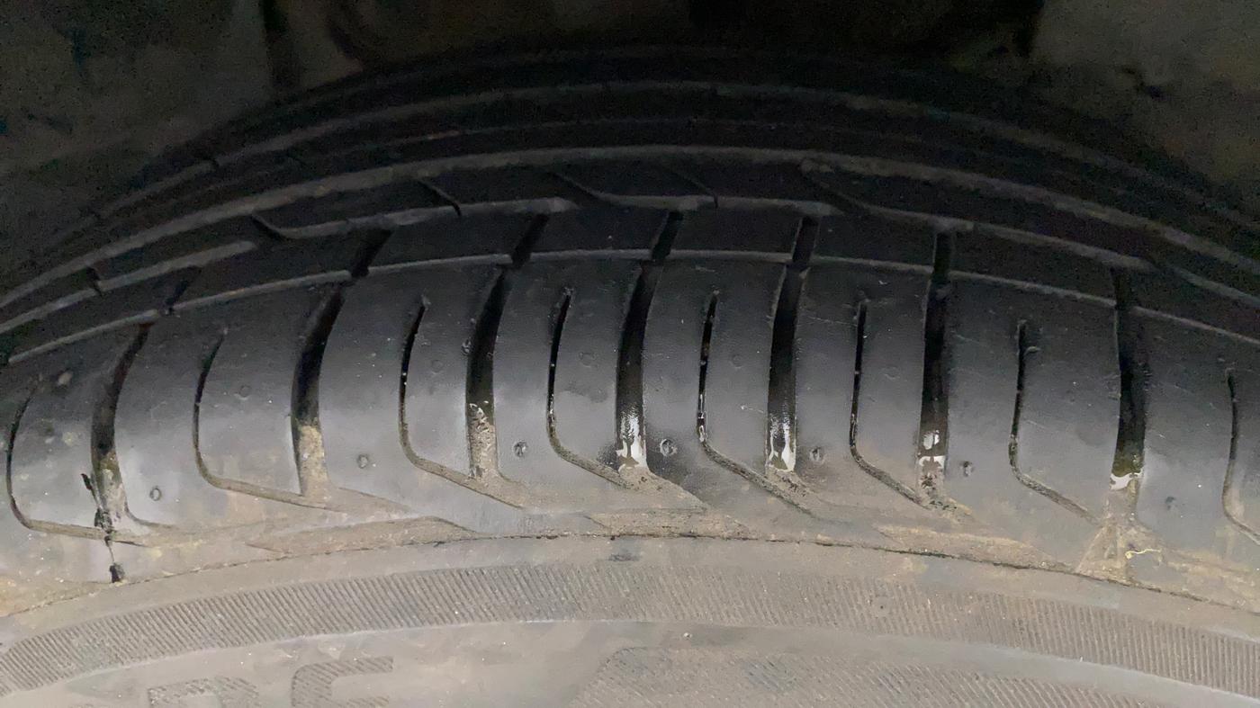 2021 Tata NEXON XZ PLUS PETROL SUNROOF, Petrol, Manual, 21,929 km, Right Front Tyre Tread