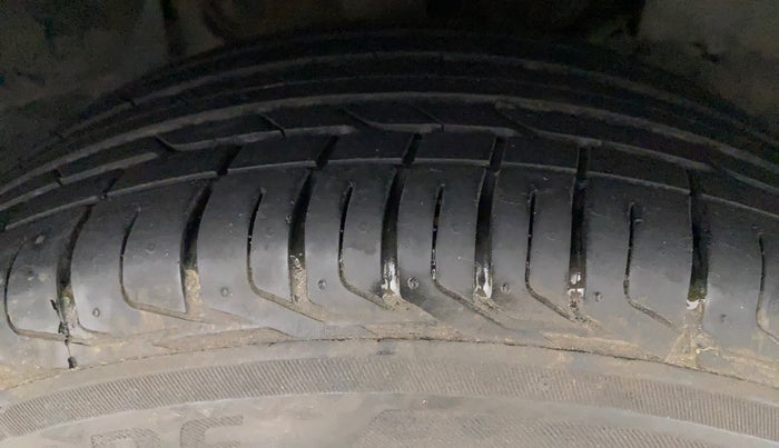 2021 Tata NEXON XZ PLUS PETROL SUNROOF, Petrol, Manual, 21,929 km, Right Front Tyre Tread